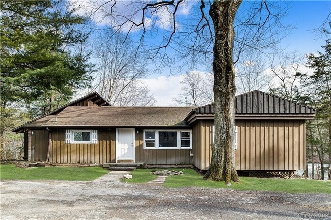 Building Photo - 288 Pine Hill Rd