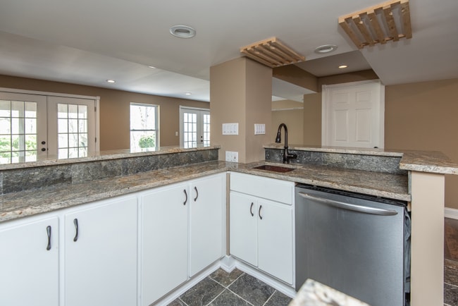 Building Photo - 720 Vista Hills Ct