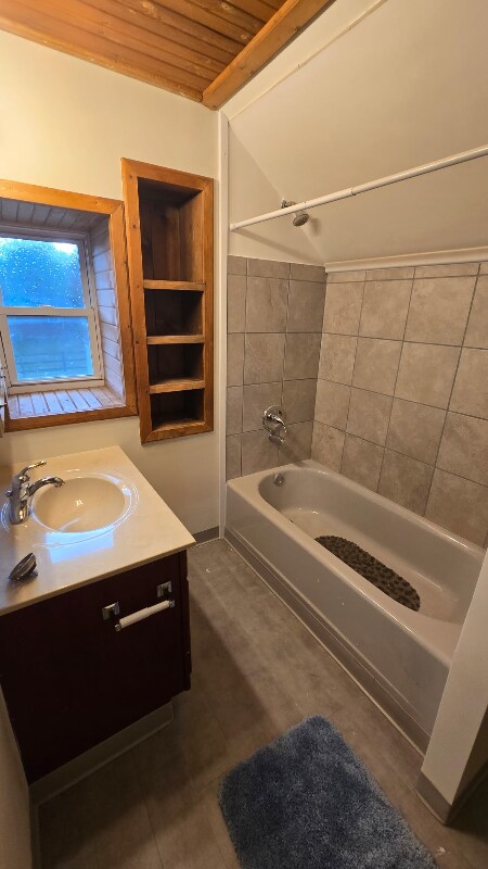 Building Photo - 10423 IN-48