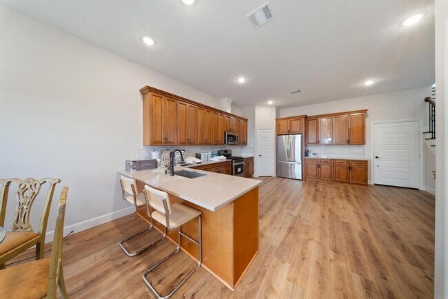 Building Photo - 2019 Olivos St