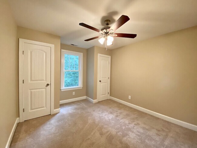 Building Photo - 2024 Jersey Ave