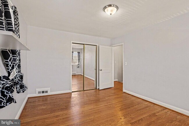 Building Photo - 1123 Elbank Ave