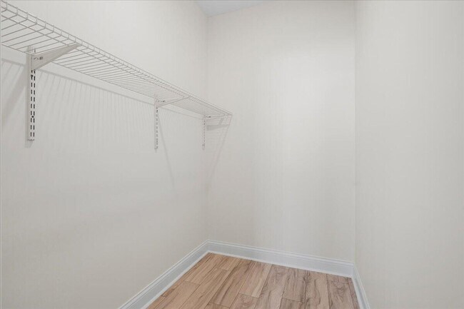 Building Photo - 417 Weston Park