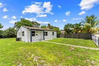 Building Photo - 3 bedroom in Miami FL 33147