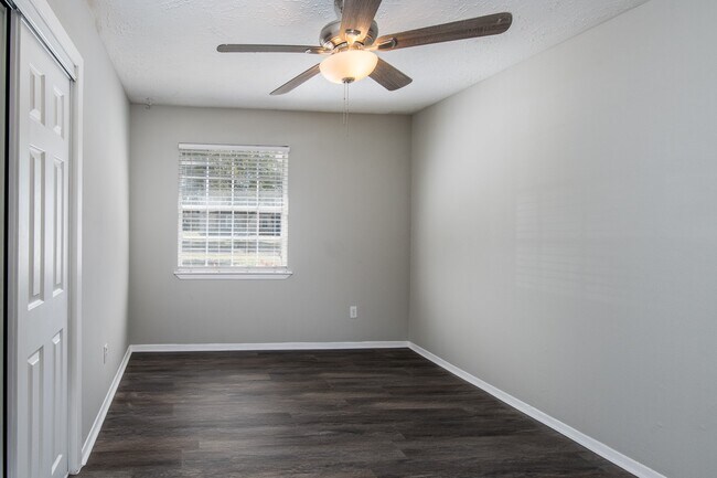 Building Photo - 16210 Cypress Point Dr