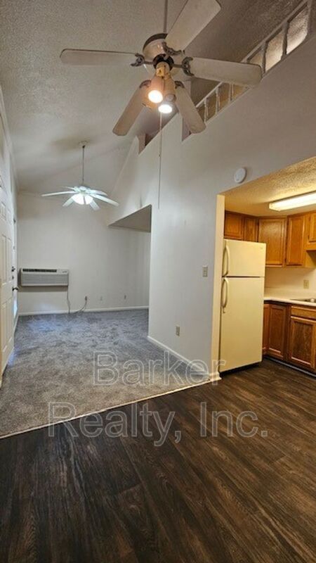 Building Photo - 3812 Marcom St
