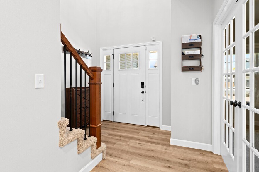 Building Photo - 748 Seagate Dr