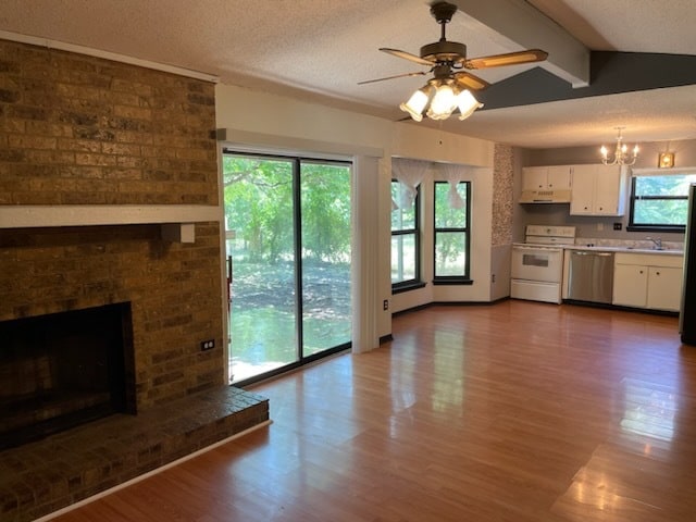 Building Photo - Hidden Valley