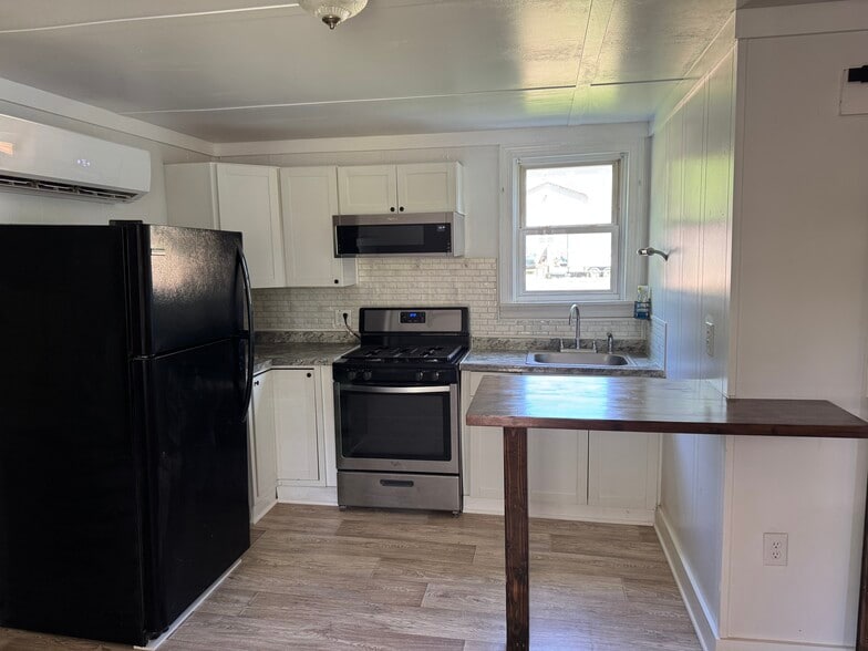 Building Photo - 10 Maryland Ave