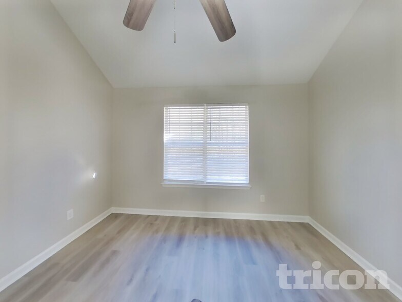 Building Photo - 65 Applewood Cir