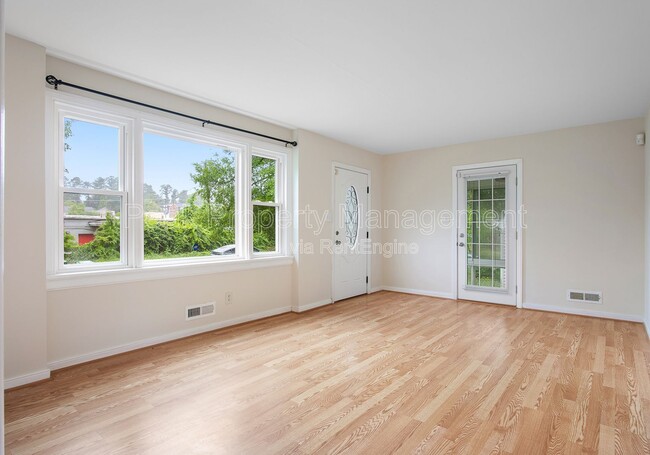 Building Photo - 8514 Wetherly Dr