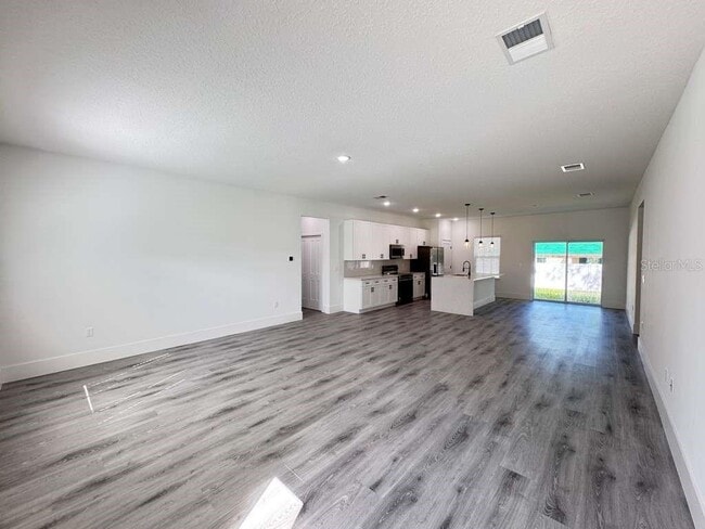 Building Photo - 3741 W Forest Dr