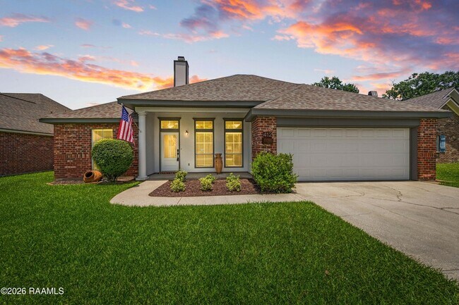 Building Photo - 412 Crest Cir