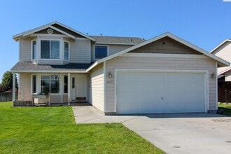 Building Photo - 4 Bed/2.5 Bath House in West Pasco