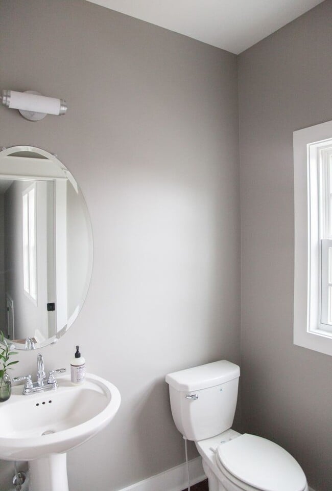 Building Photo - 3 Bed, 3.5 Bath Home w/ 2 Car Garage in East Nashville