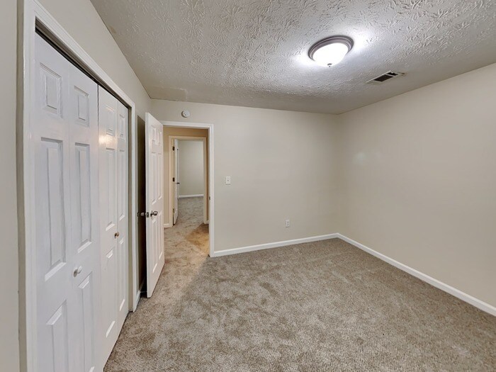Building Photo - 6468 Drake Manor