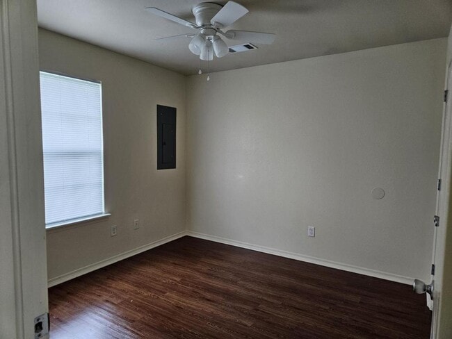 Building Photo - 2200 Elizabeth Ave