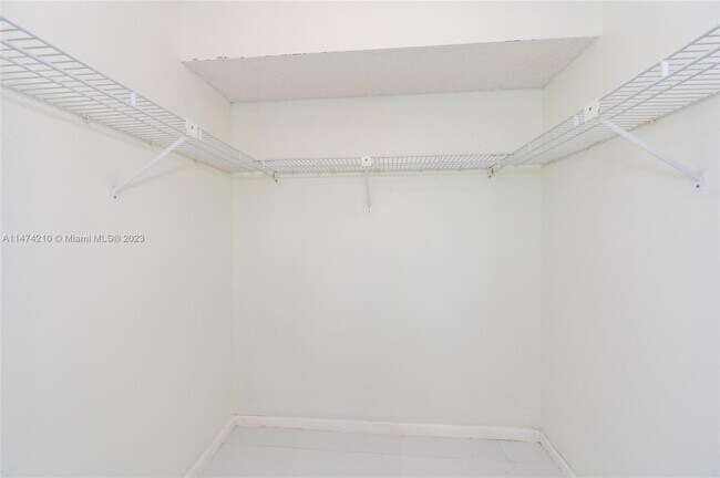 Building Photo - 1251 SW 125th Ave
