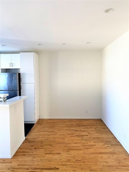 Building Photo - 1433 9th St