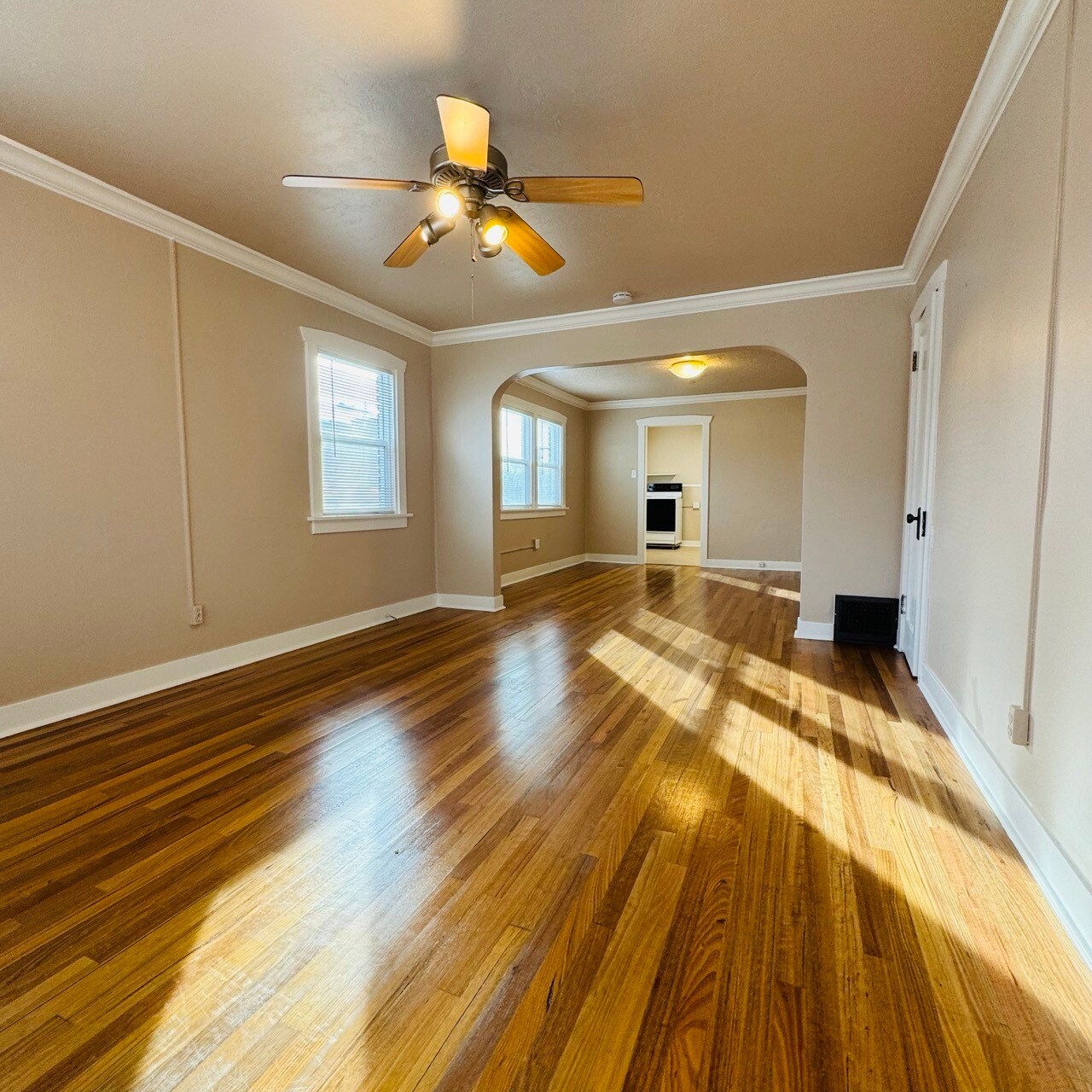 Building Photo - 732 S 900 E