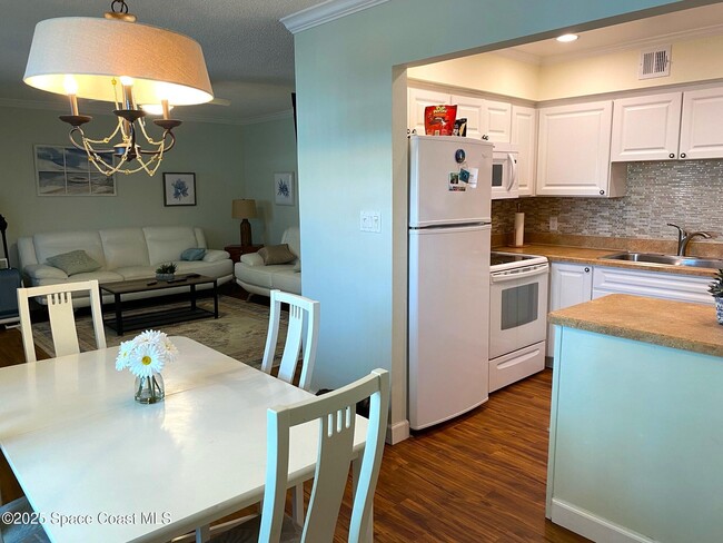 Building Photo - 220 Cape Shores Cir