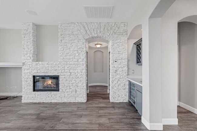 Building Photo - Executive Luxury Living with Unmatched Cit...