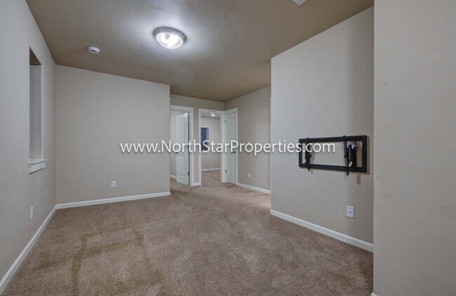 Building Photo - 20916 NE High Desert Ln