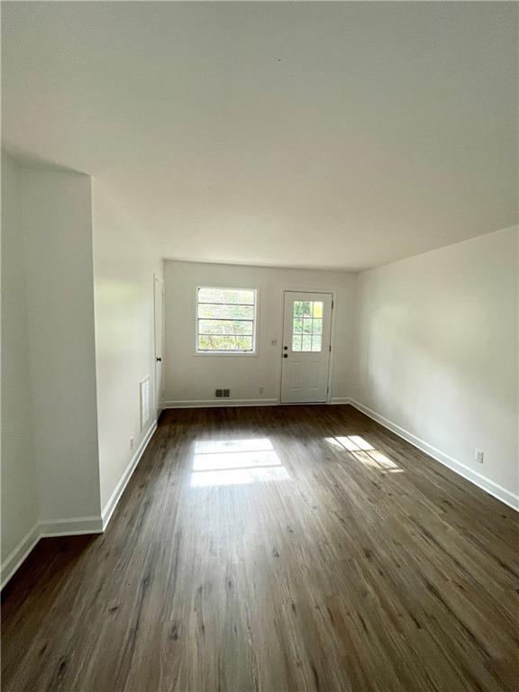 Building Photo - 2908 Skyland Dr NE