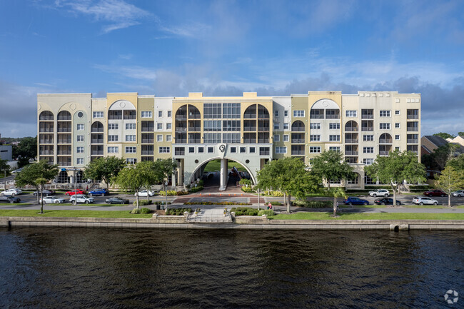 Building Photo - Gateway At Riverwalk