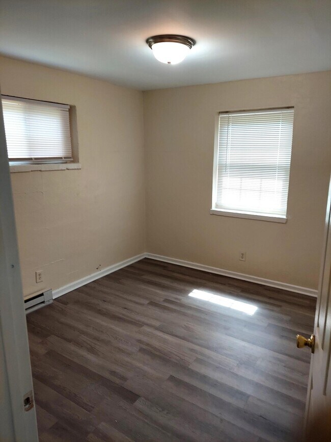 2635 Uwharrie Duplex 2635 Uwharrie Rd High Point NC 27263 Apartment