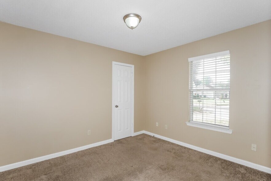 Building Photo - 2741 Laurelcrest Cove