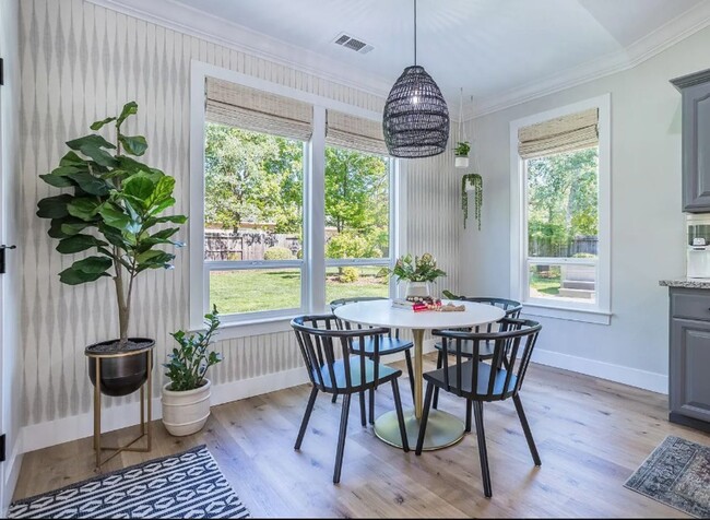 Building Photo - Beautiful Custom East Redding Home with a ...