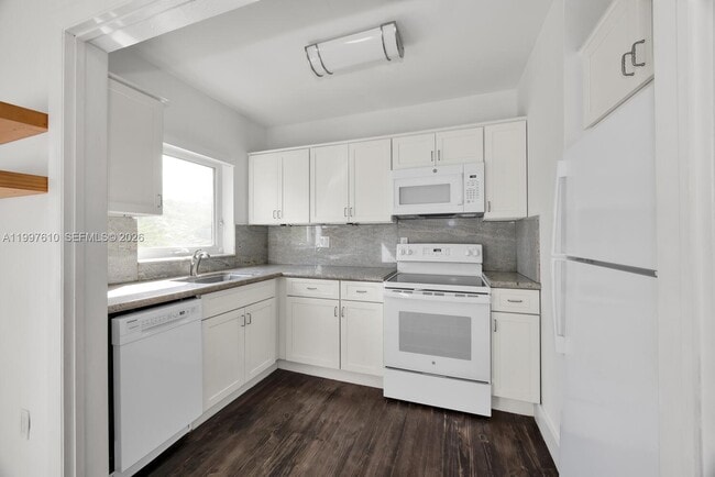 Building Photo - 5510 SW 76th St