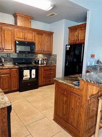 Building Photo - 324 FM 1971