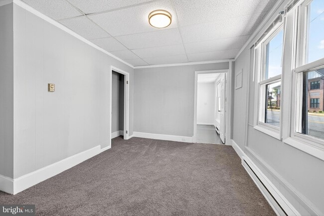 Building Photo - 214 W Division St