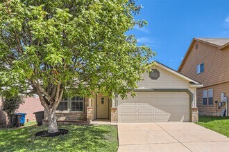 Building Photo - Move in ready!!  3 bedroom plus office!!