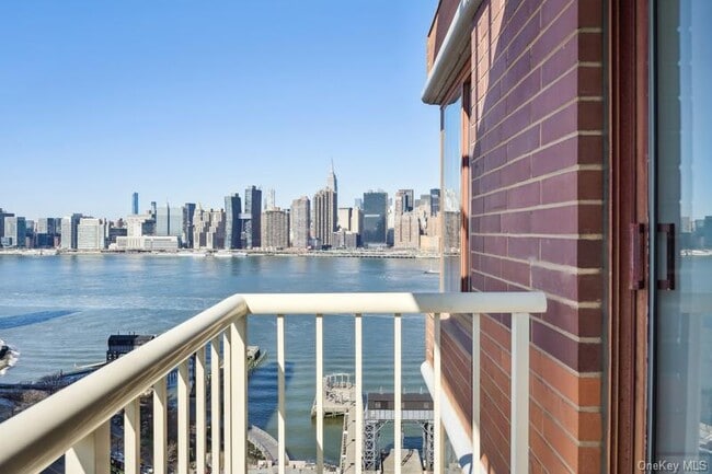 Building Photo - 4-74-74 48th Ave