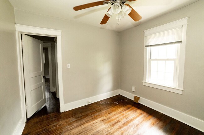 Building Photo - 2413 Emmett Ave