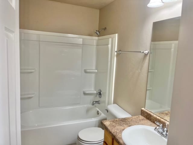 Building Photo - West Park Town House #72