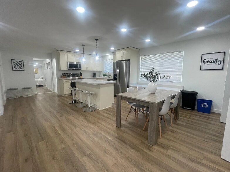 Building Photo - 3730 SW 99th St