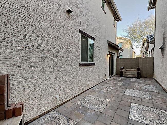 Building Photo - 2515 N 73rd Dr