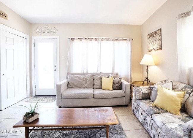 Building Photo - 3236 Richmond Ave