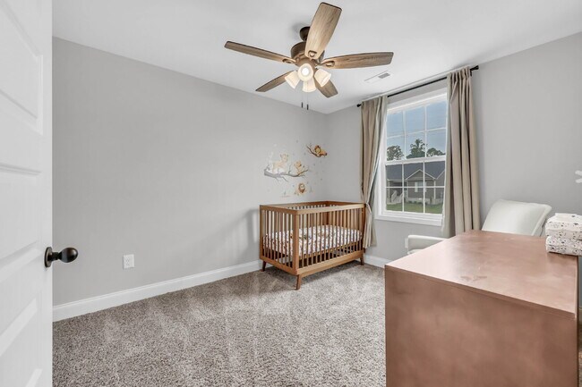Building Photo - Beautiful modern home less than 2 years old