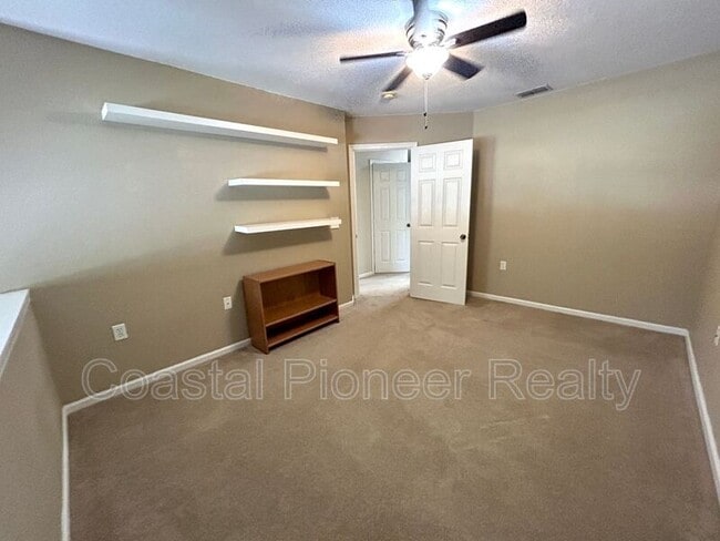 Building Photo - 6211 Ashbury Palms Dr