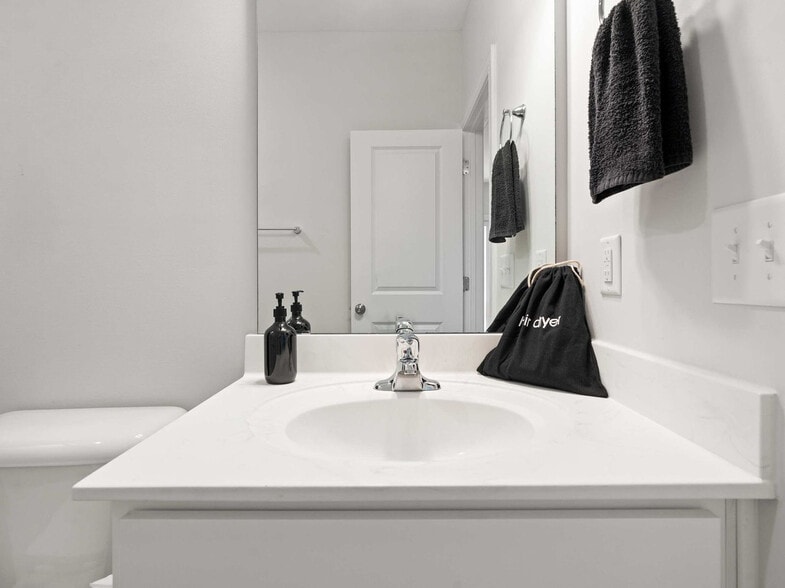 Building Photo - 1010 Falling Rock Pl