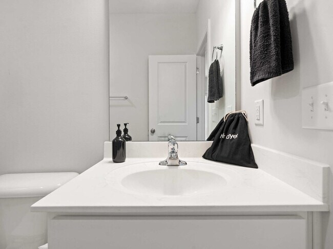 Building Photo - 1010 Falling Rock Pl