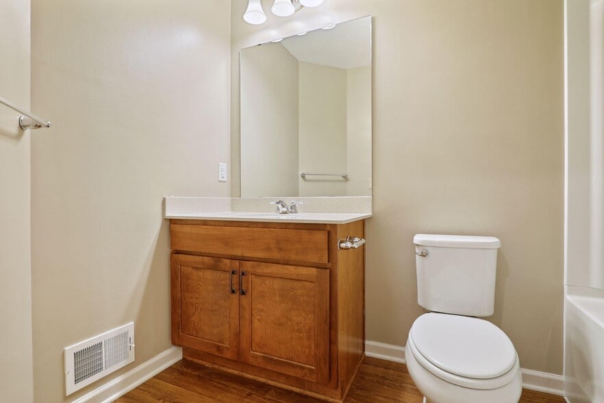 Building Photo - 6532 Joliet Ave S