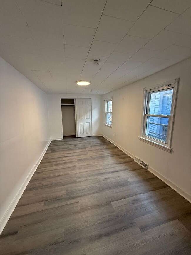 Building Photo - 15 Deming Ave