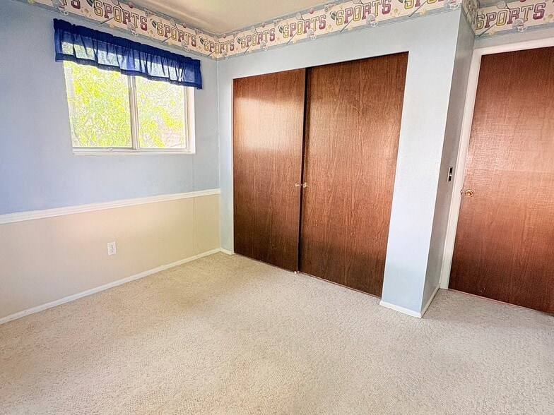 Building Photo - 1167 Deerfield Dr