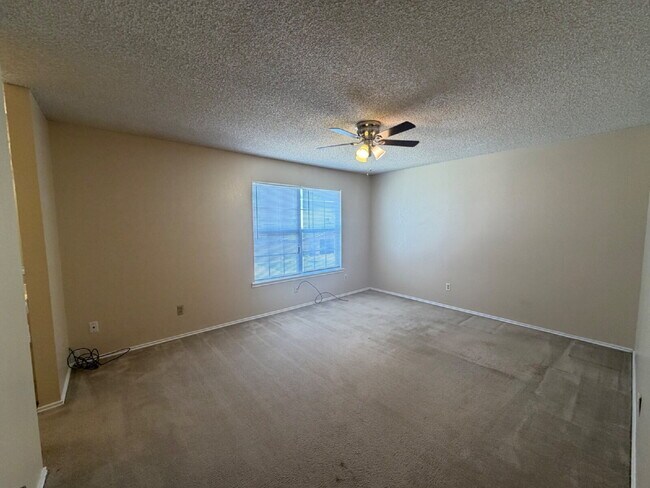 Building Photo - Beautiful Two Story Townhome in West Lubbock!
